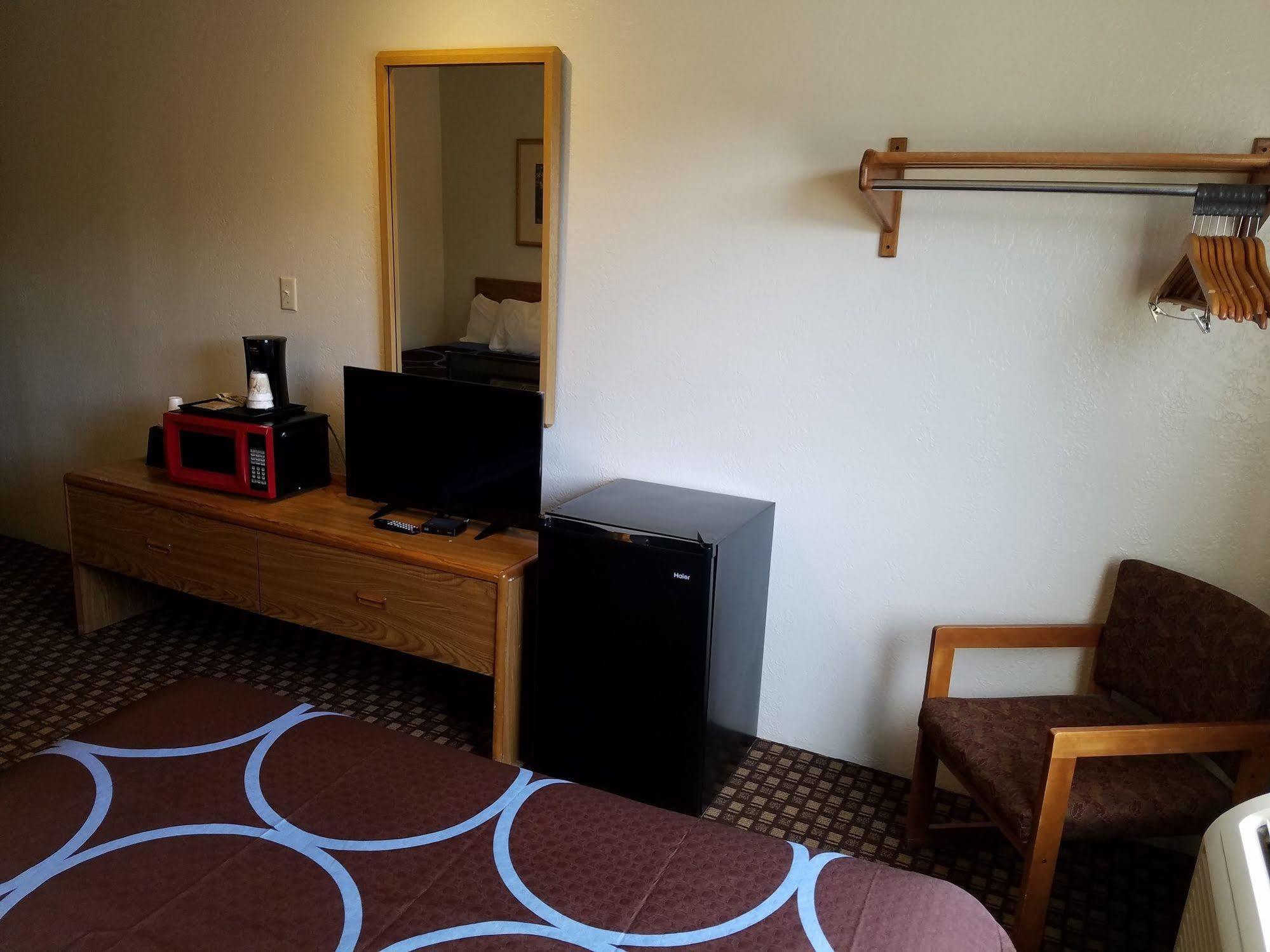 Auburn Inn Εξωτερικό φωτογραφία