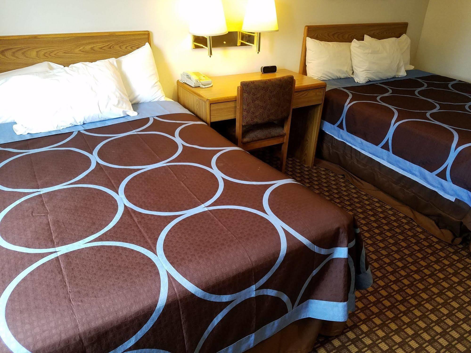Auburn Inn Εξωτερικό φωτογραφία