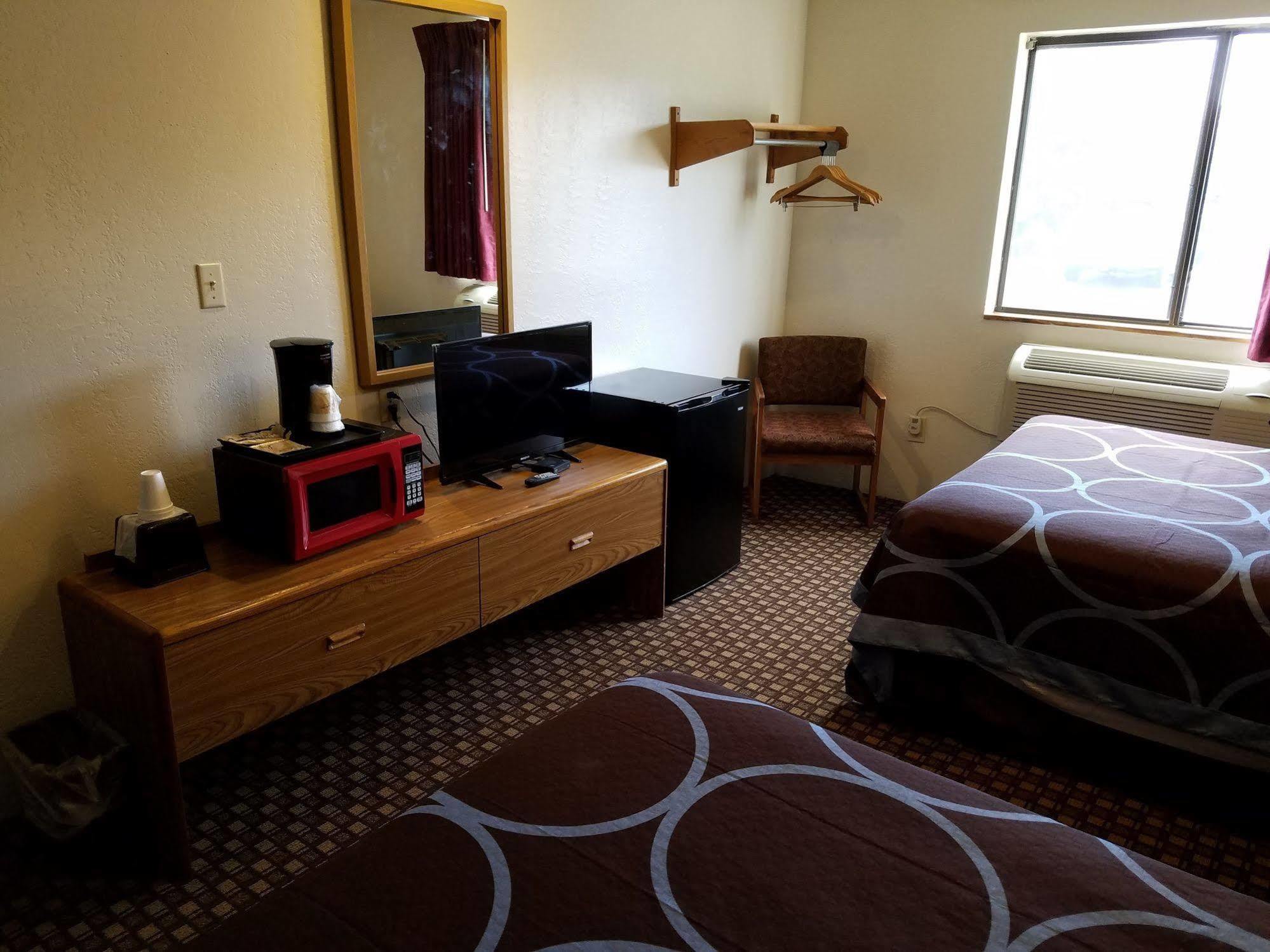 Auburn Inn Εξωτερικό φωτογραφία
