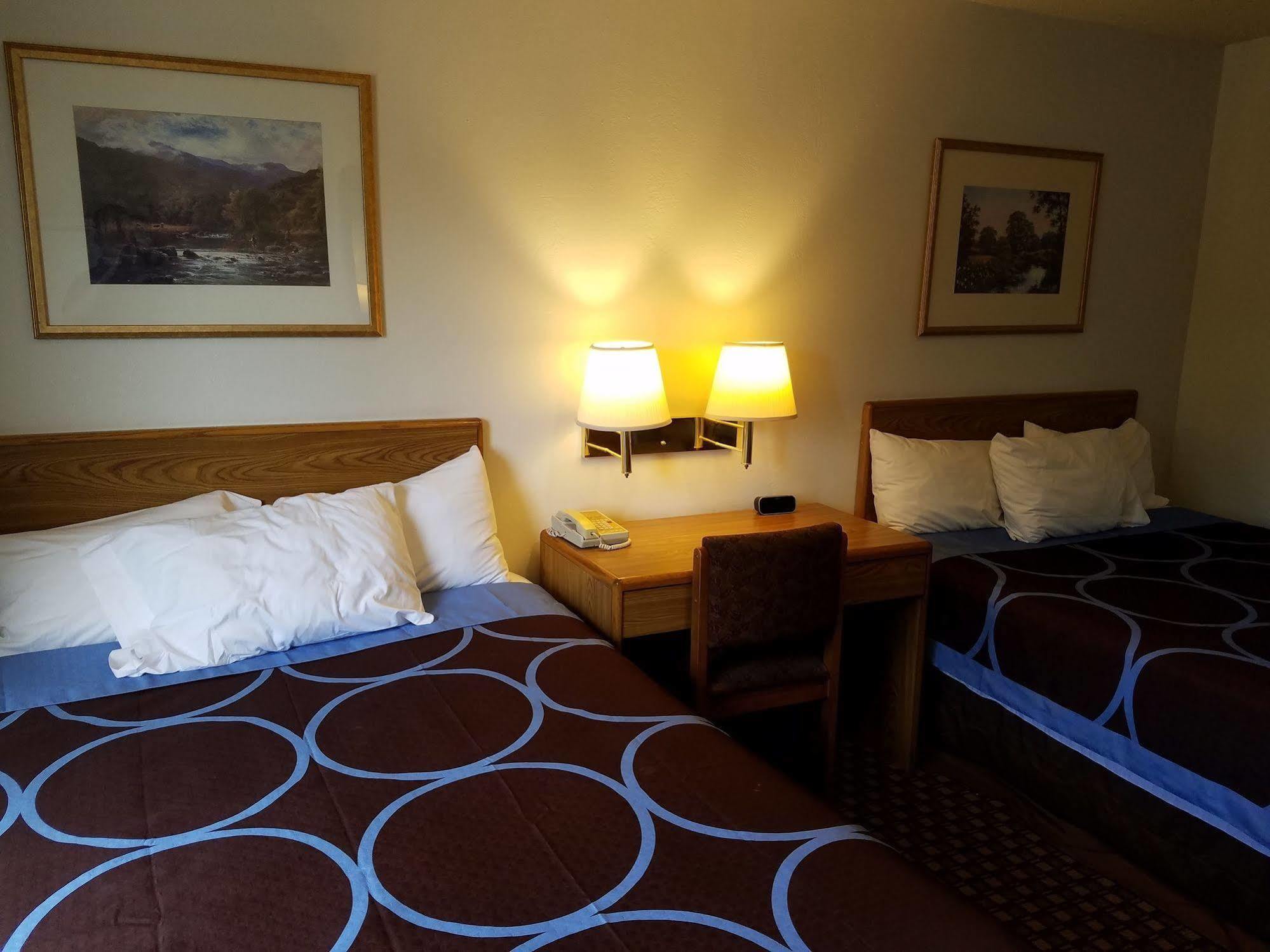 Auburn Inn Εξωτερικό φωτογραφία