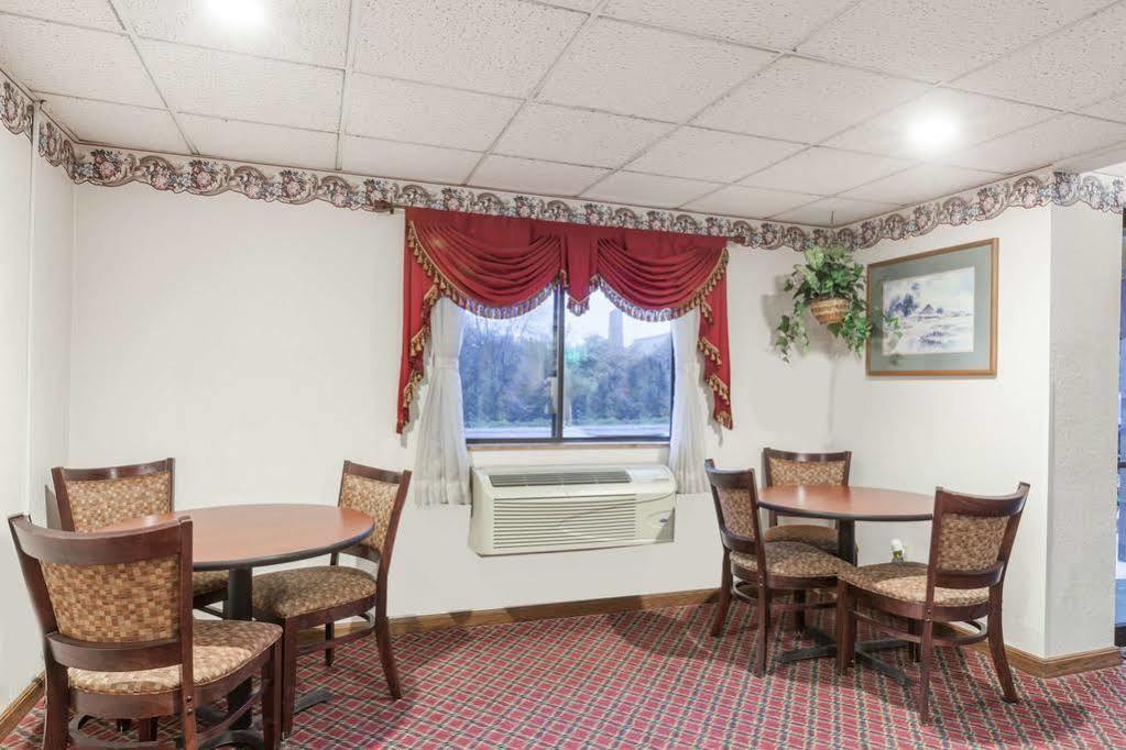 Auburn Inn Εξωτερικό φωτογραφία