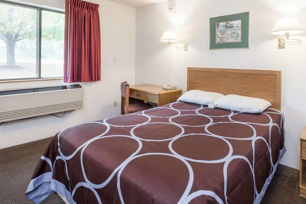 Auburn Inn Εξωτερικό φωτογραφία